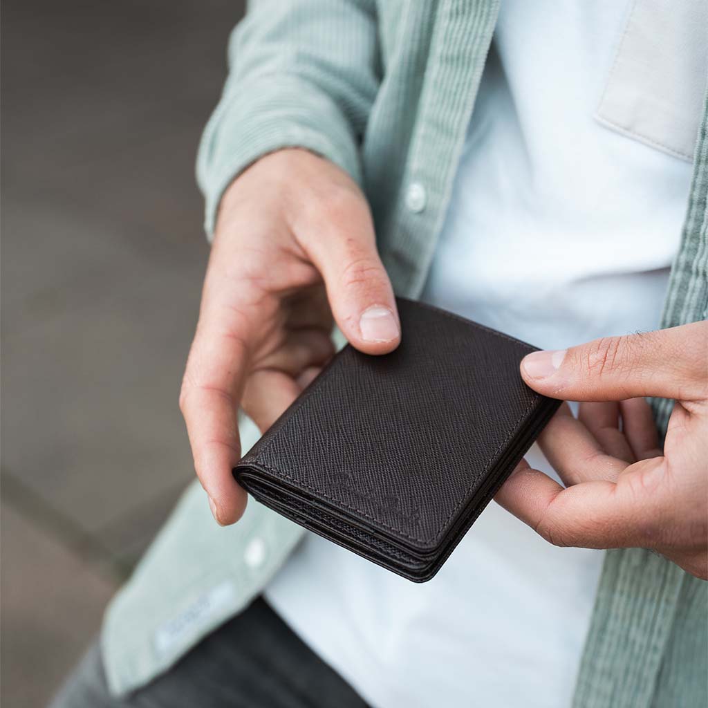 Jaimie Jacobs Geldbeutel Portemonnaie Flapstar AirTag-Edition Magic Wallet with coin pocket Flapstar AirTag-Edition with Coin Pocket Magic Wallet Leather